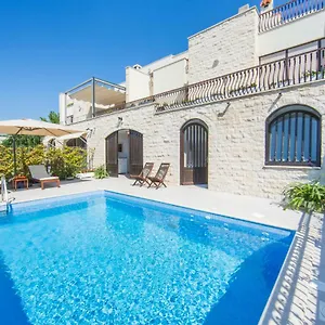 Apartment Melody M With Private Pool, Split